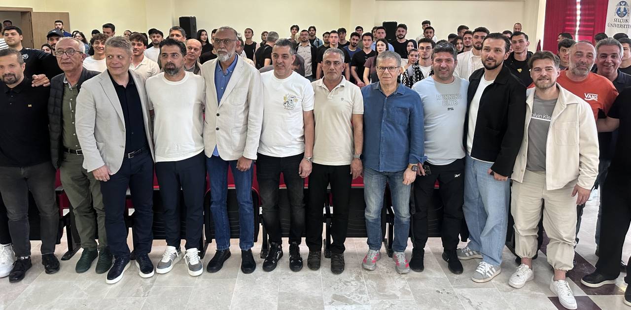 aa-20260514-41379778-41379777-konyaspor-teknik-direktoru-ilhan-palut-universite-ogrencileriyle-bulustu.jpg
