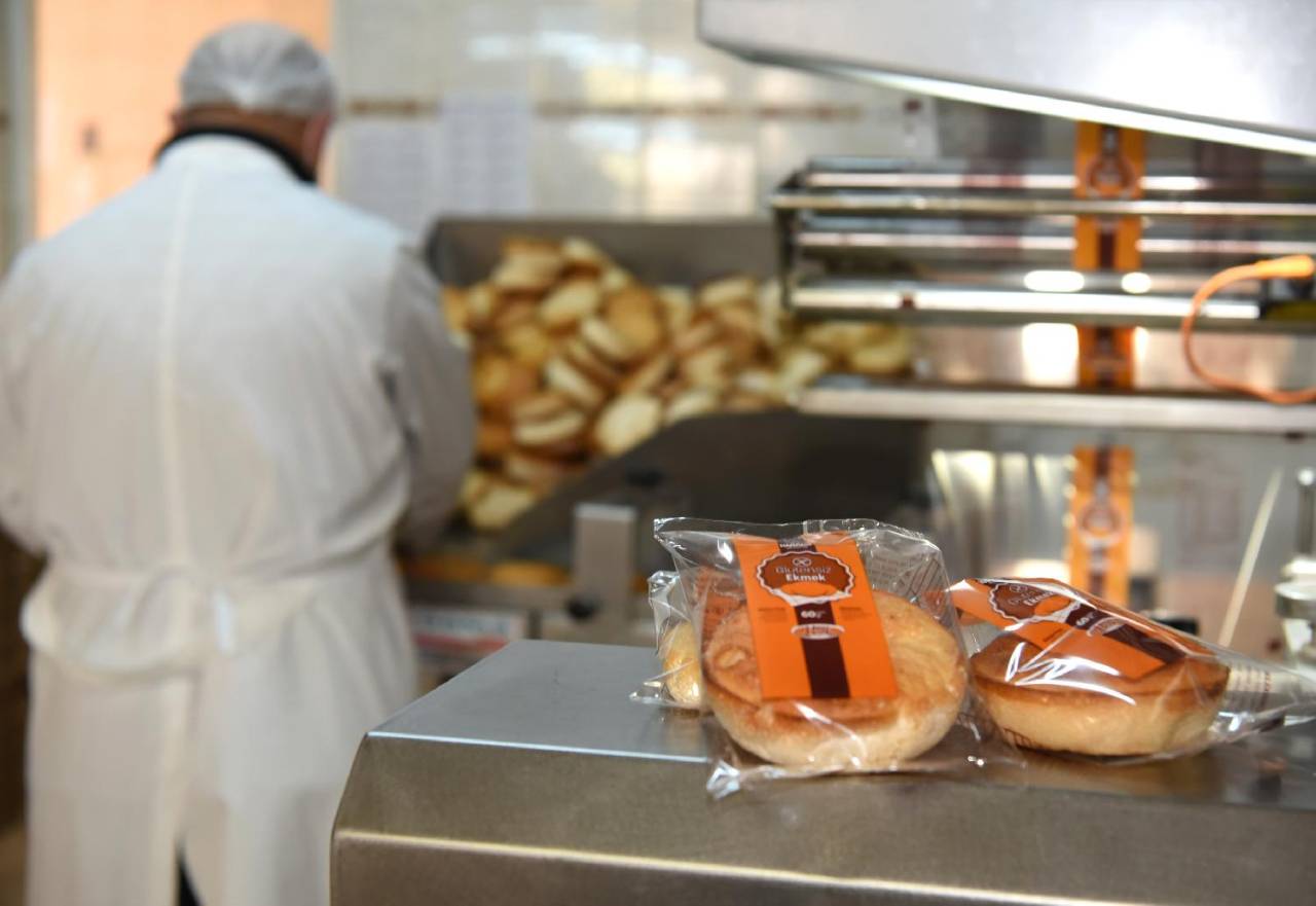 karatay-belediyesinden-deprem-bolgesine-glutensiz-ekmek-jpg-1500.jpg