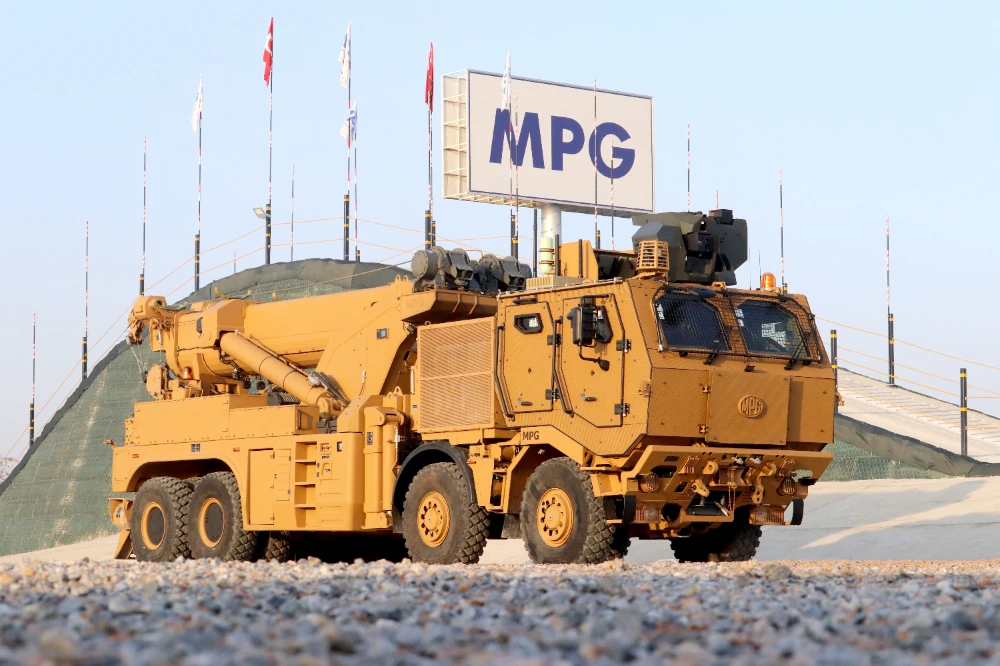 3-8x8-zirhli-kurtarici-arac.webp