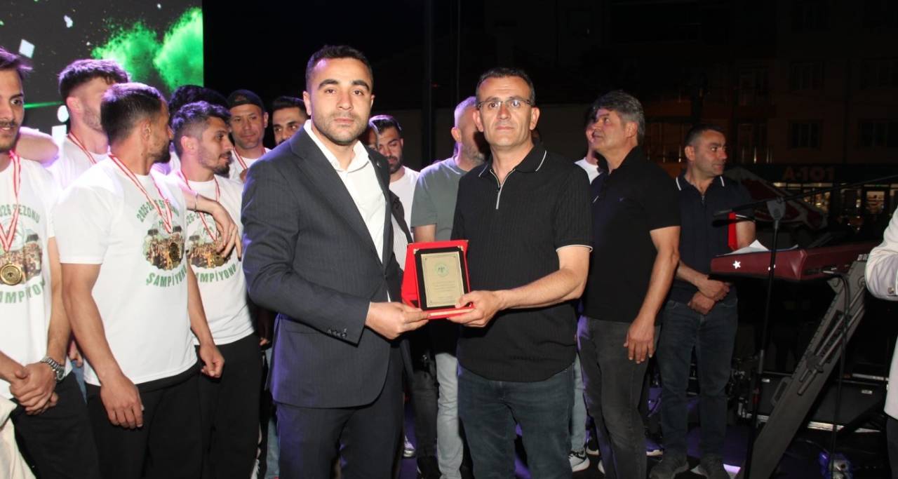 aa-20260602-41556445-41556442-bala-yukselen-beysehir-temsilcisi-uzumluspor-sampiyonlugu-kutladi.jpg