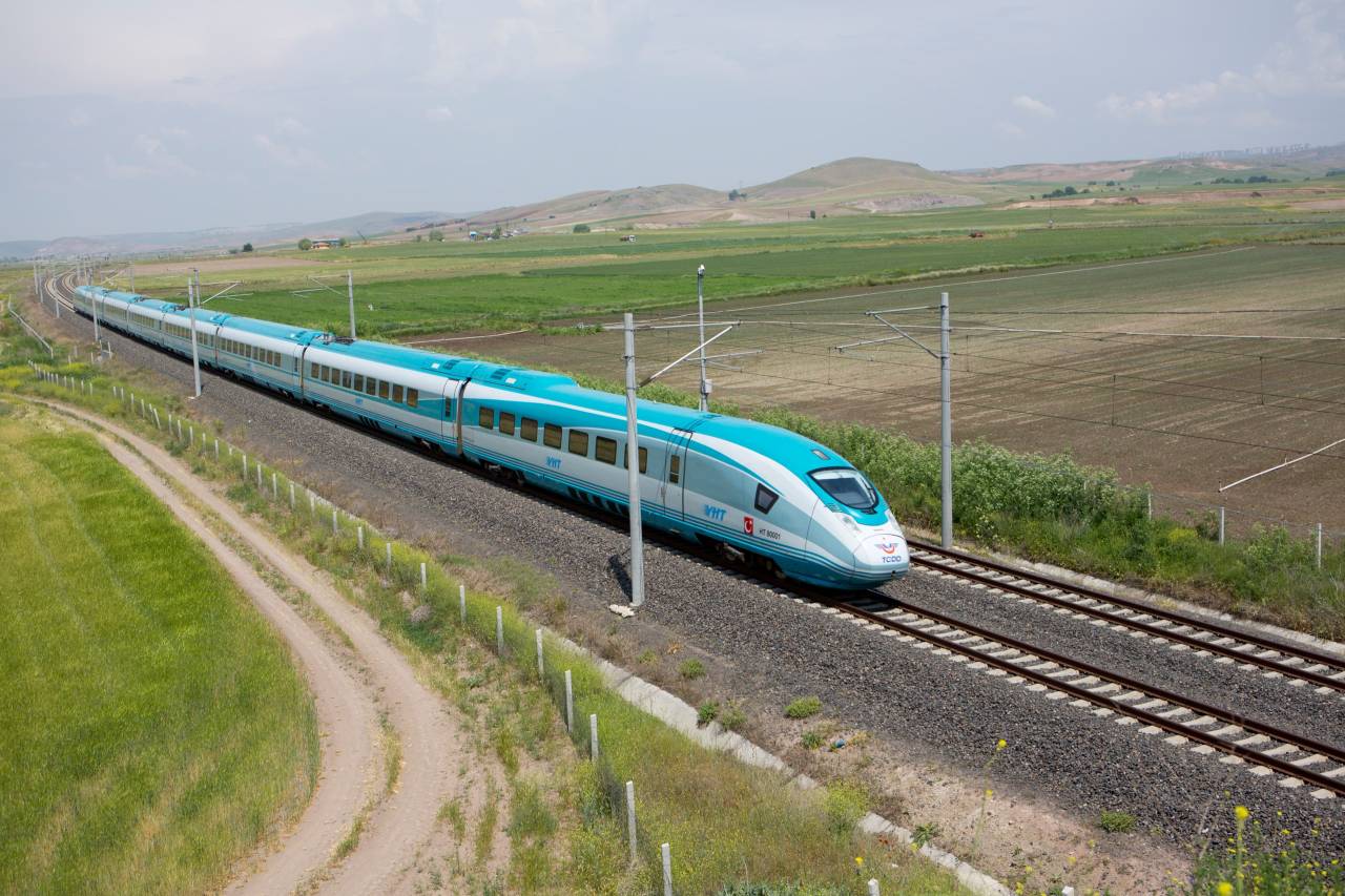 konya-karaman-hizli-tren-hatti-3-uncu-yilini-kutlu-gallery-000-13715ddd.jpeg