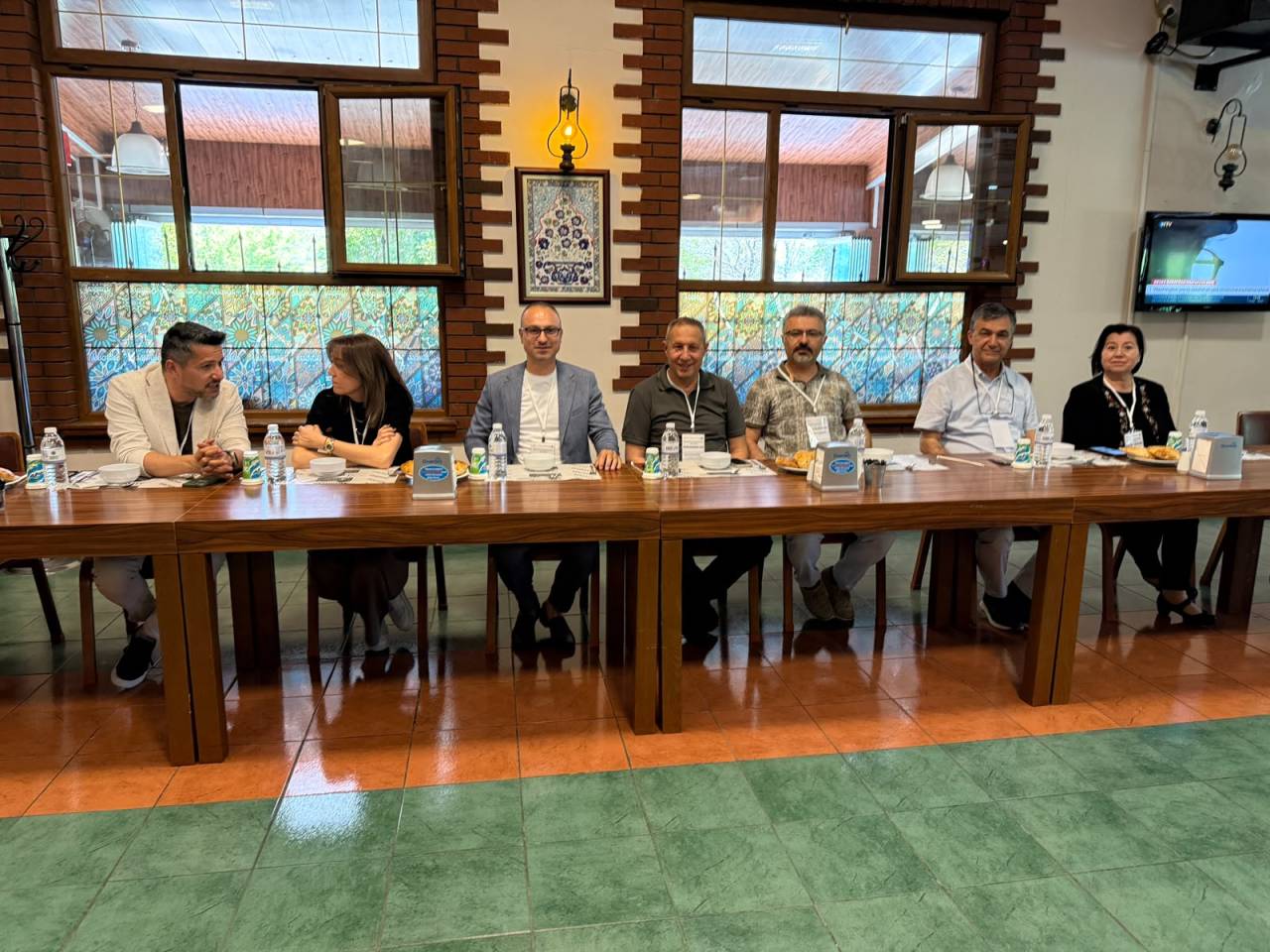 jeoloji-muhendisligi-bolumu-mezunlari-yillar-sonra-bir-araya-geldi-3.jpeg