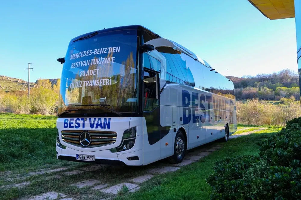 best-van-23-adet-mercedes-benz-otobusunu-teslim-aldi-9-1-1.webp
