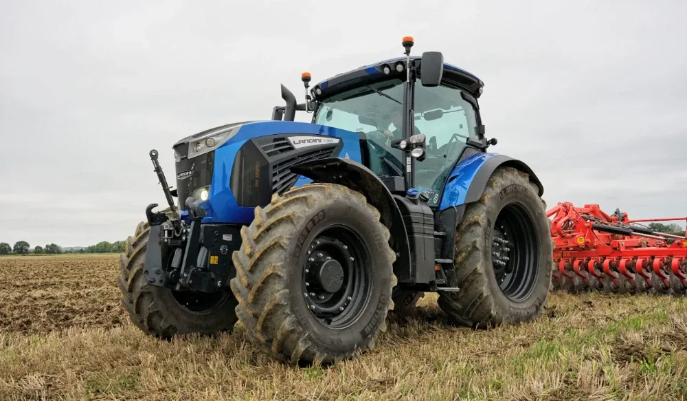 traktor-2.webp
