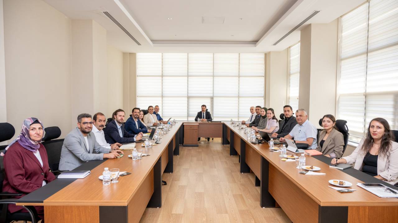 yeni-hastane-projesi-dunya-bankasi-yetkilileri-ile-degerlendirildi-2.jpeg