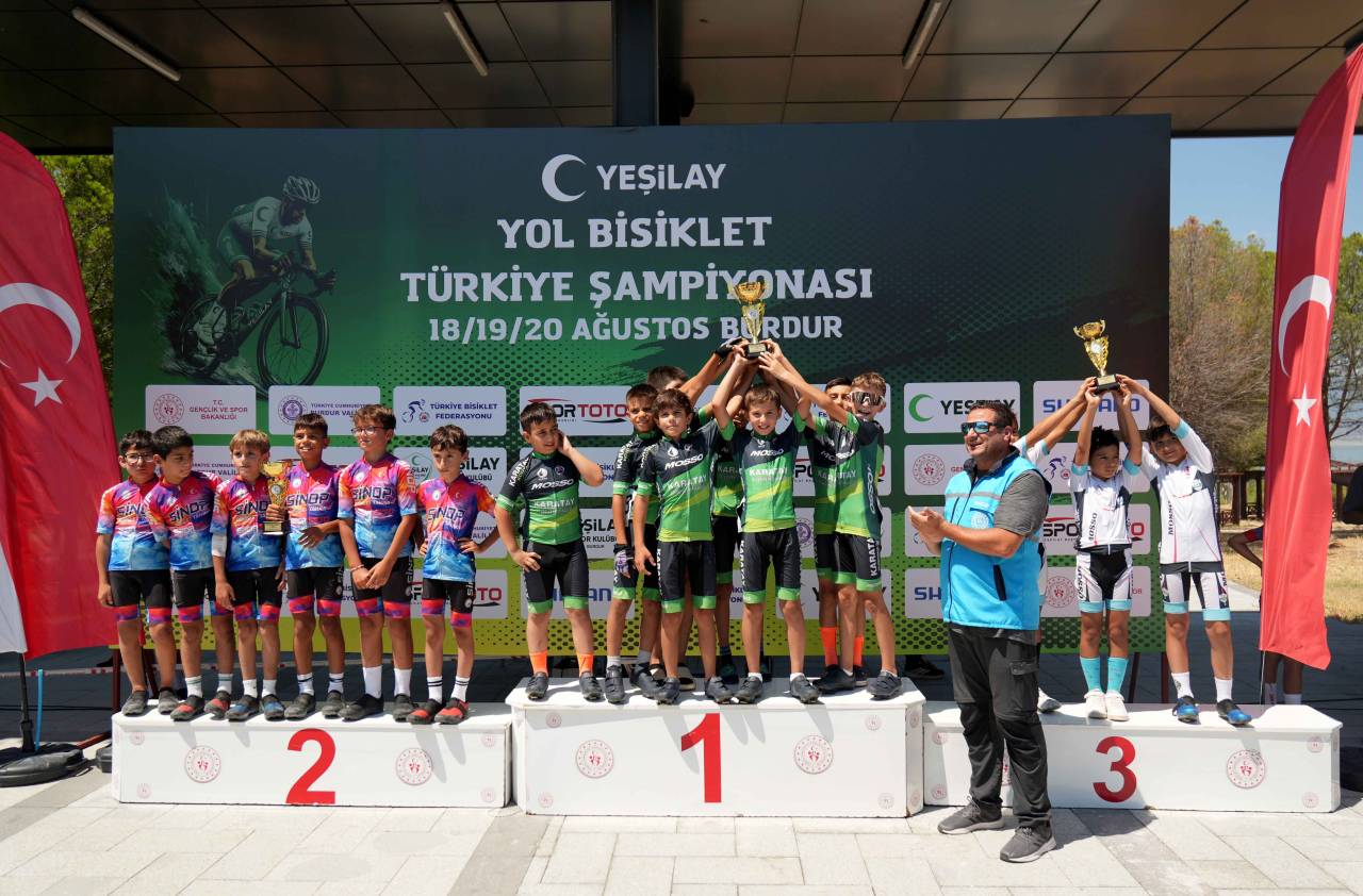 karatay-belediyespor-turkiye-sampiyonu-oldu-5.jpg