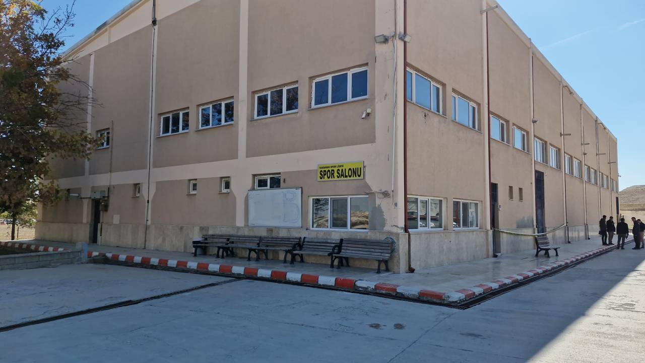 karaman-hakki-teke-spor-lisesinde-korkunc-olay-lise-ogrencisi-okulda-arkadasini-oldurdu-17298514594796-5.jpg