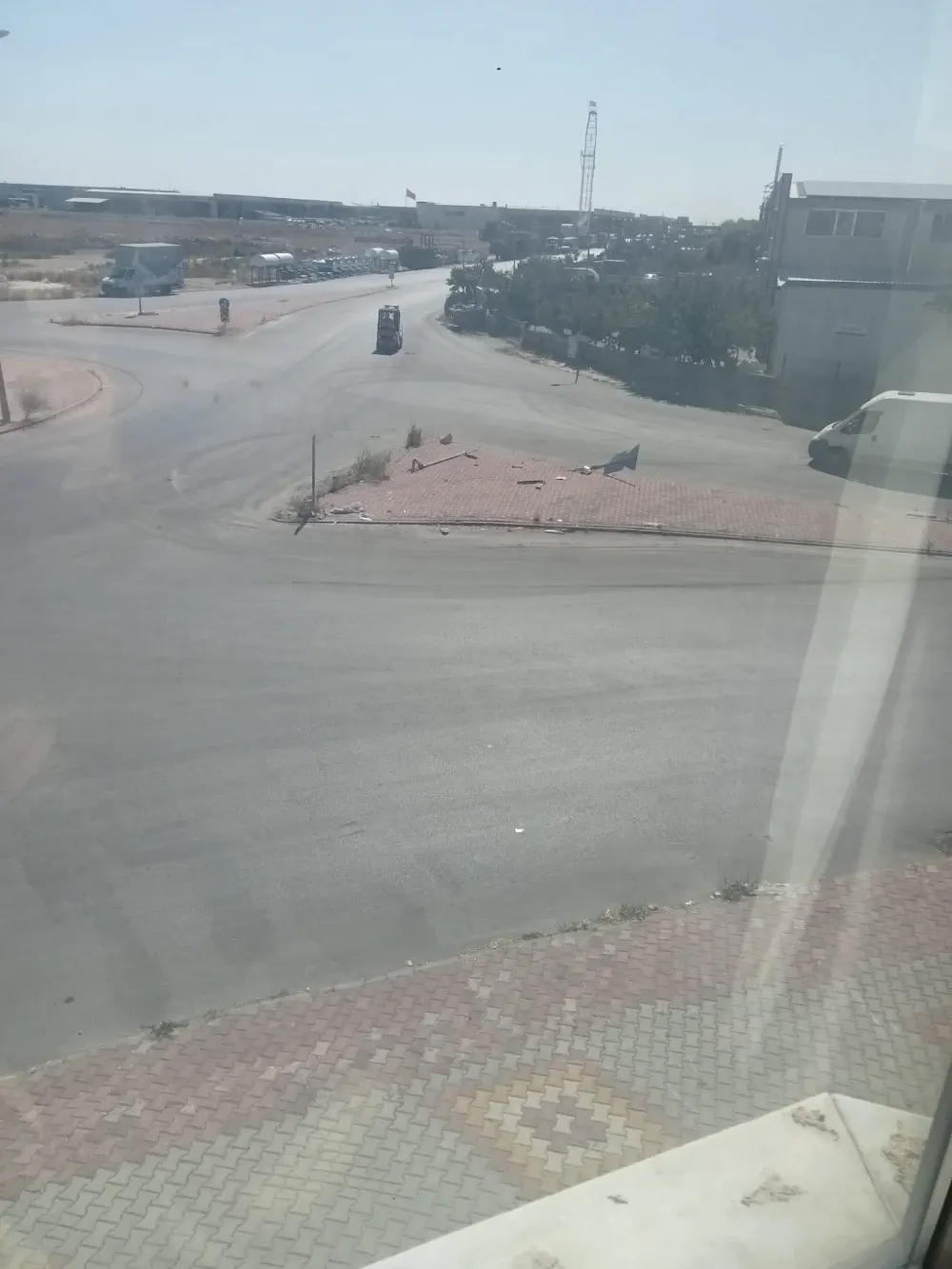 kenitra-caddesi-ve-ayyildiz-caddesinin-kesistigi-gobek.webp