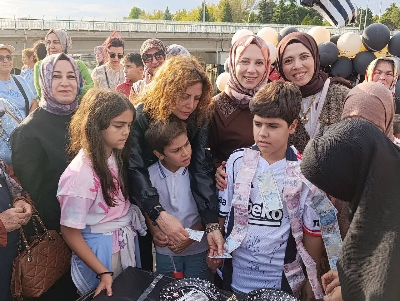 aa-20260831-42349710-42349703-beysehirde-umut-balonlari-dmd-hastasi-toprak-kaan-icin-gokyuzune-birakildi.jpg