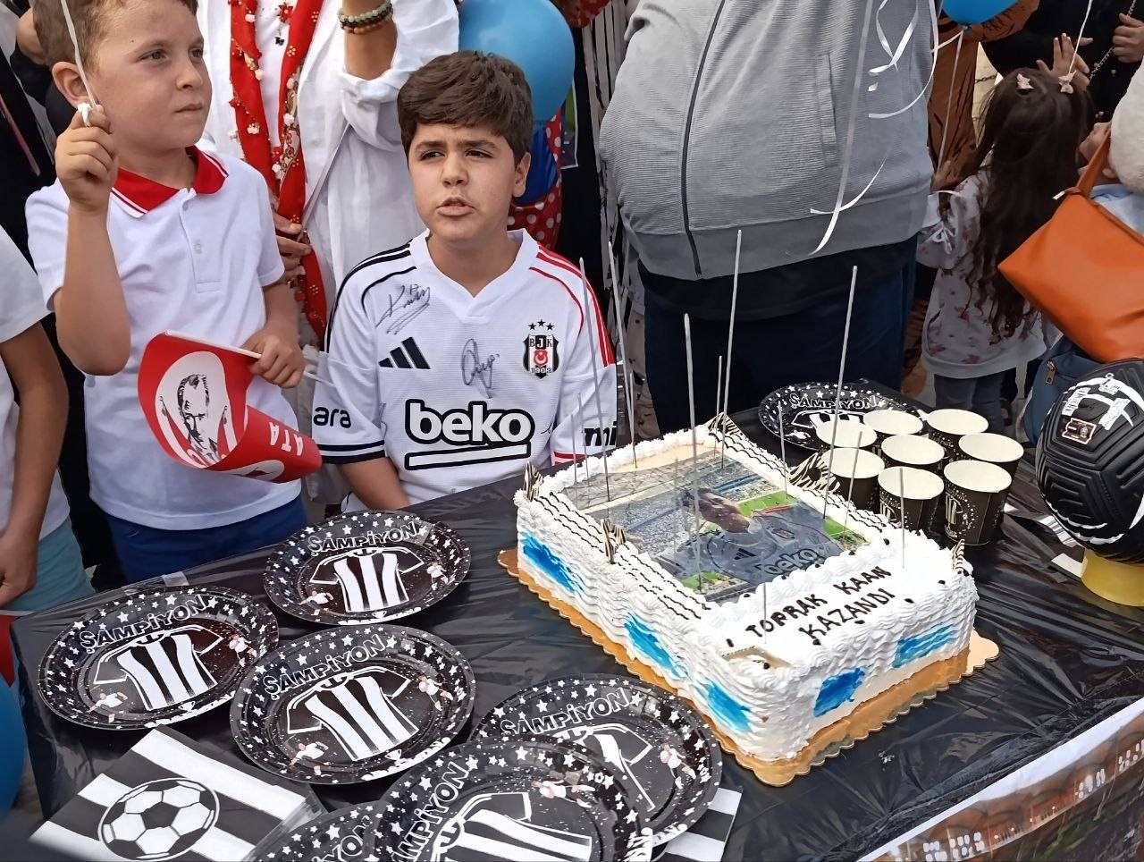 aa-20260831-42349710-42349705-beysehirde-umut-balonlari-dmd-hastasi-toprak-kaan-icin-gokyuzune-birakildi.jpg