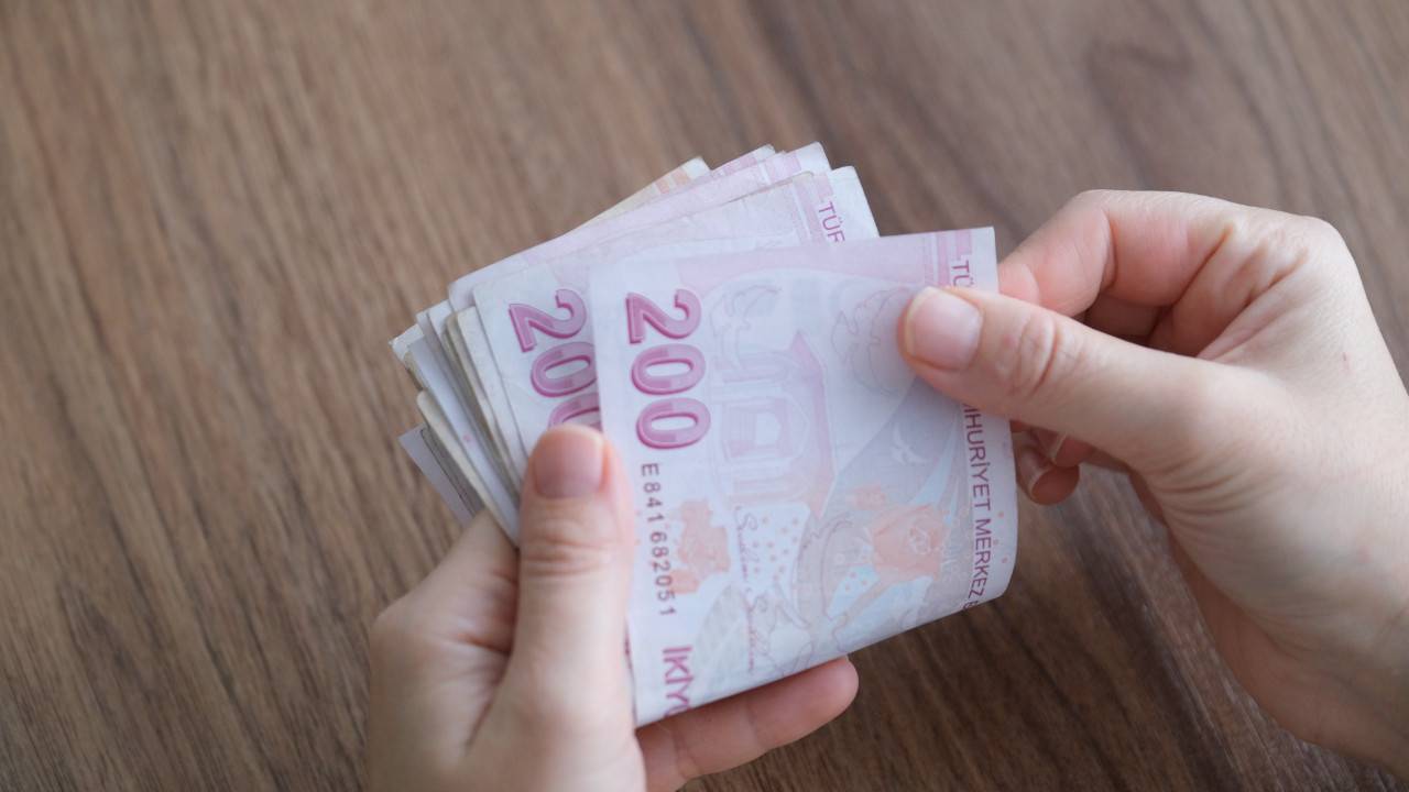 emekli-maas-farklari-odeme-tarihi-belli-oldu-emekli-maas-farklari-ne-zaman-yatacak-ssk-bagkur-14-gunluk-fark-odeme-tarihi-rxnp.jpg