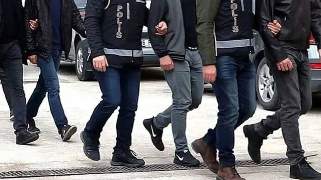 turuncu-holding-e-yasa-disi-bahis-operasyonu-25-sirkete-kayyum-atandi.webp