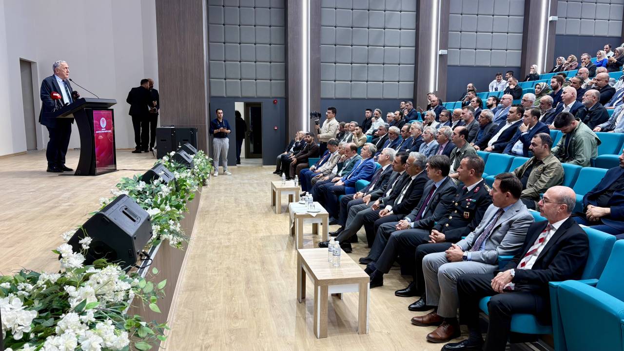 aa-20260924-42563531-42563529-konya-imam-hatip-lisesi-yeni-binasinda-hizmet-vermeye-basladi.jpg