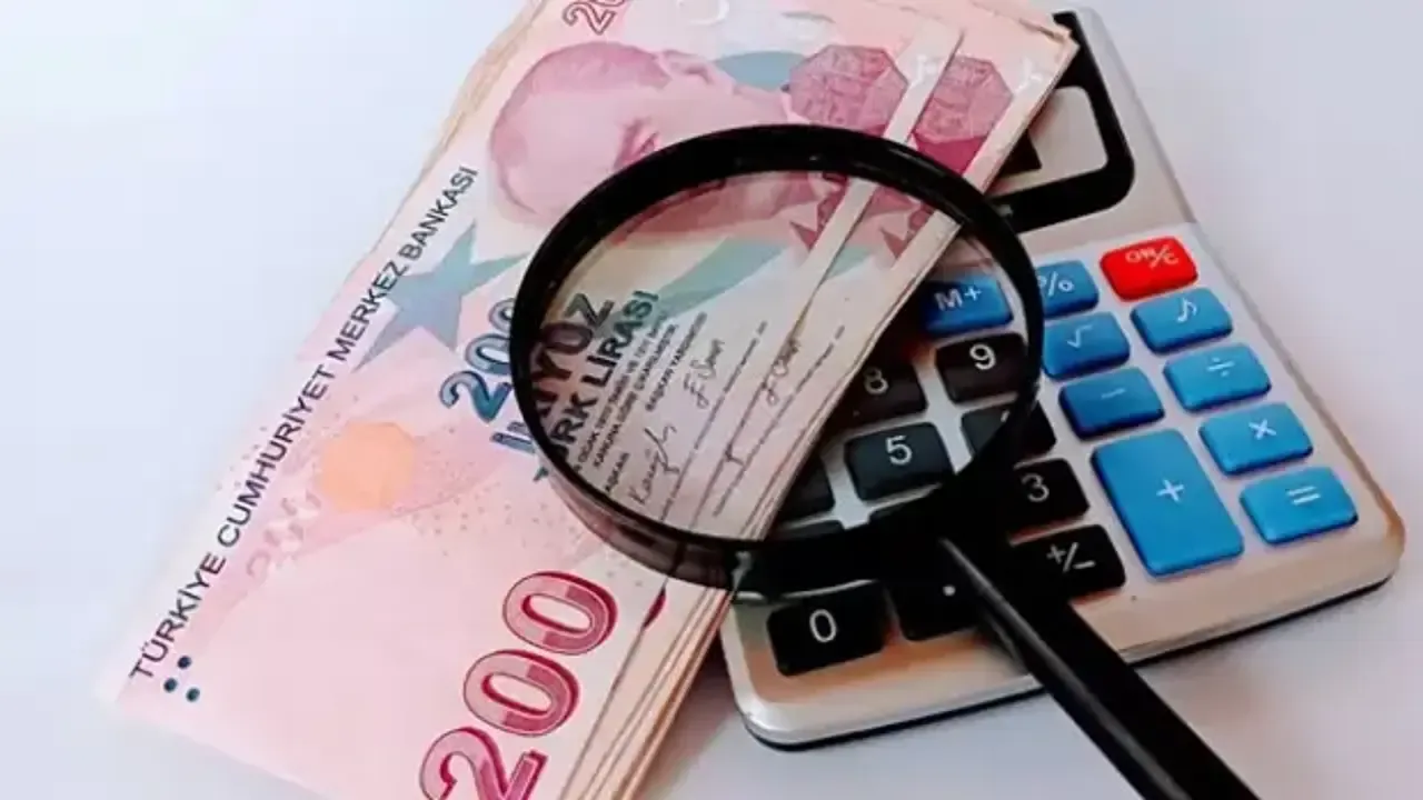 en-dusuk-emekli-maasi-ne-kadar-olur-5-aylik-enflasyon-farkina-gore-emeklilerin-zamli-maaslari-1764747869-4413.webp