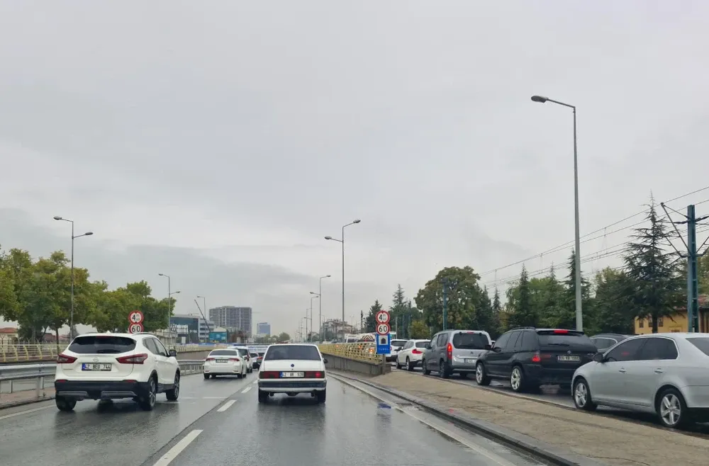 konya-trafik-yagmur.webp