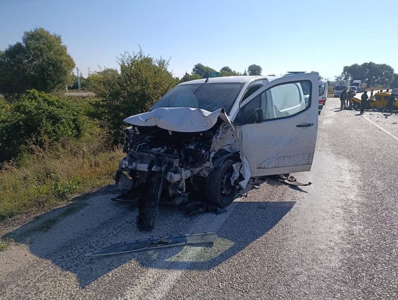 aa-20261008-42693057-42693055-konyada-otomobil-ile-hafif-ticari-aracin-carpistigi-kazada-2-kisi-oldu-2-kisi-yaralandi.jpg