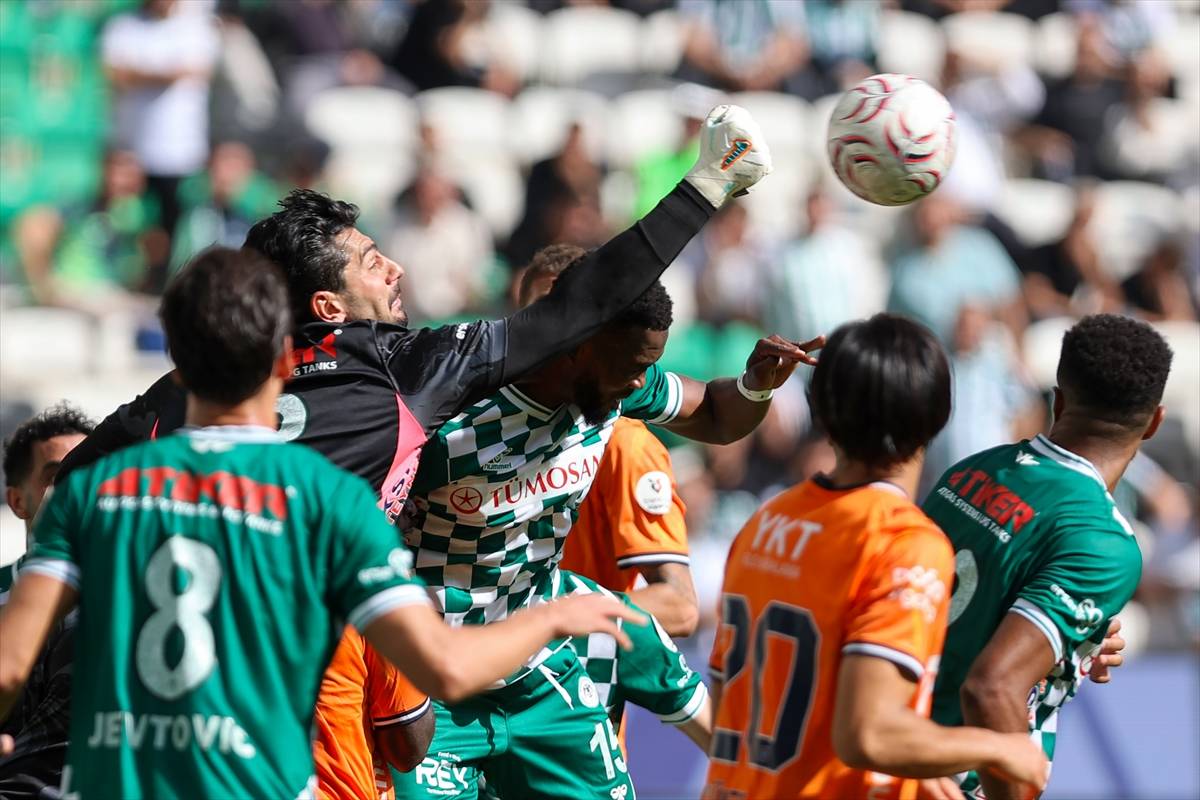 aa-20261011-42723162-42723157-tumosan-konyaspor-istanbul-basaksehir.jpg