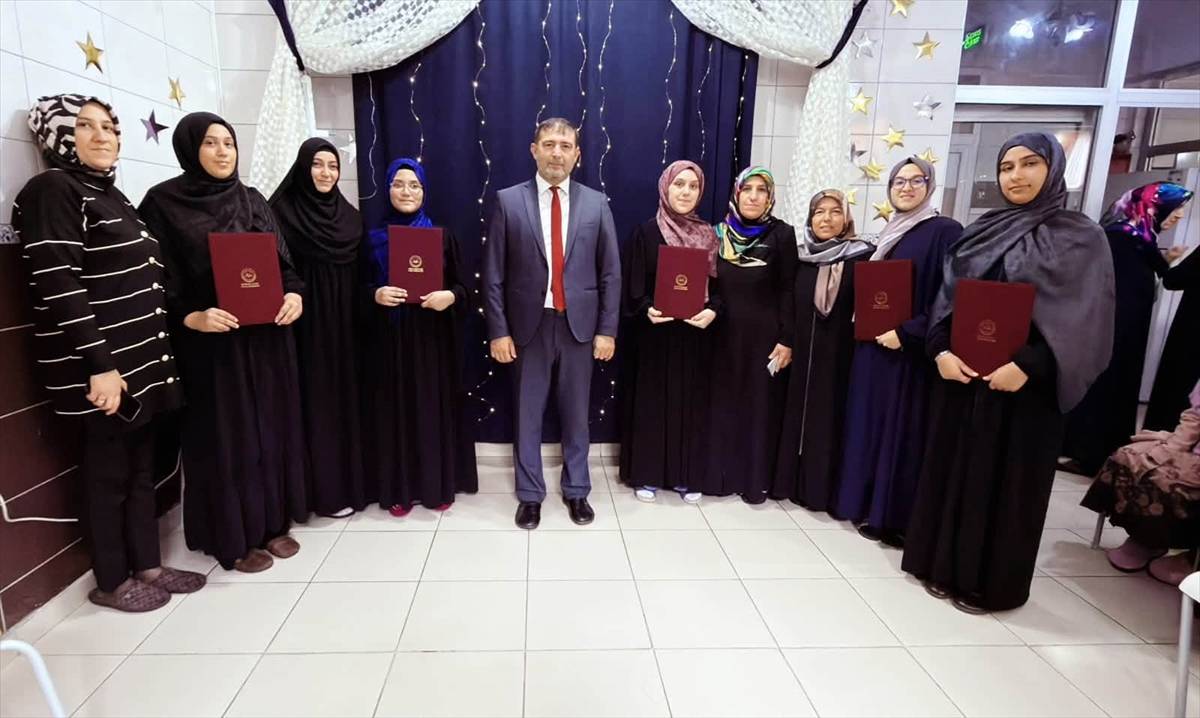 aa-20261014-42751205-42751204-seydisehirde-9-ogrenciye-hafizlik-icazet-belgesi-verildi.jpg