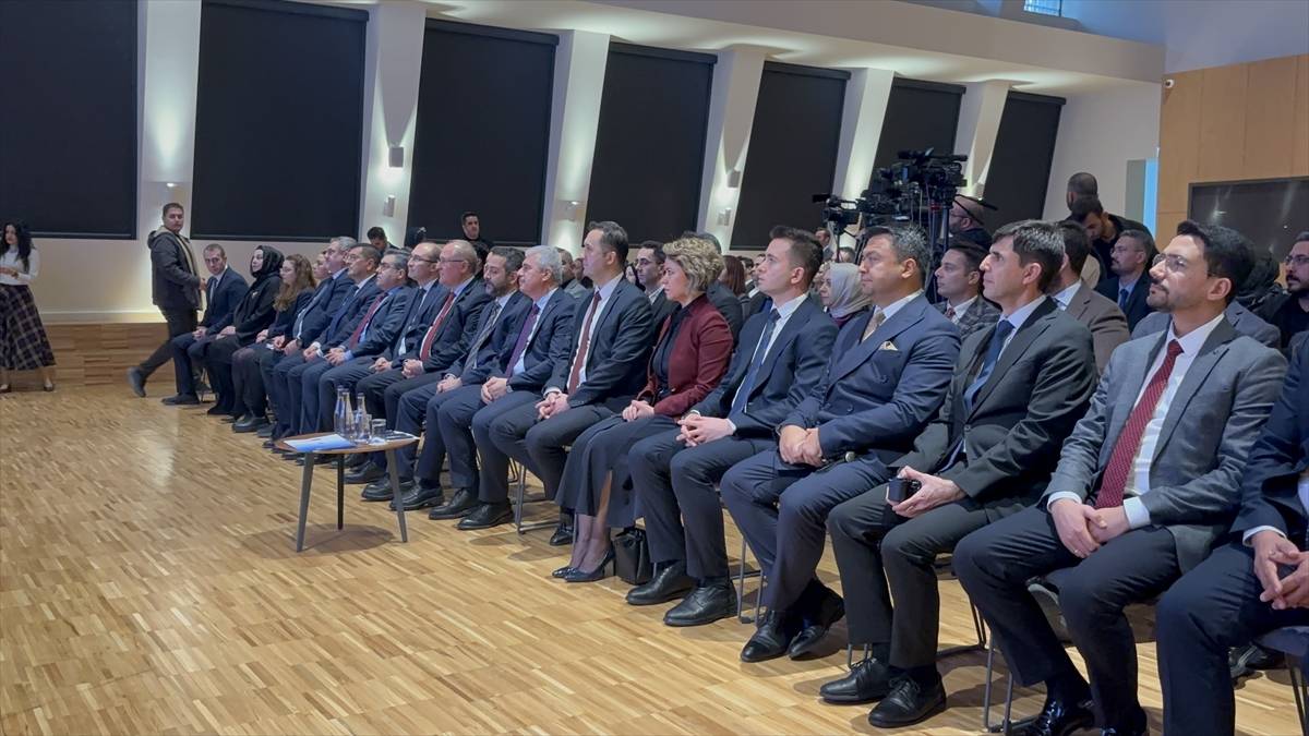 aa-20261015-42767540-42767537-konyada-proje-gelistirme-ve-destekleme-koordinatorlugu-egitiminde-sertifikalar-teslim-edildi.jpg