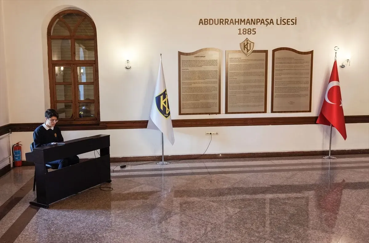 anadolunun-ilk-lisesi-2-001.webp