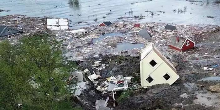 Norveç’te toprak kaydı! Evler saniyeler içinde suya gömüldü!