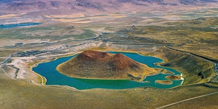 Volkanik Bölge Belgeseli. Meke Gölü, Kızören gölü, Meyil gölü, Çıralı Gölü, Konya Obruklar, Acıgöl