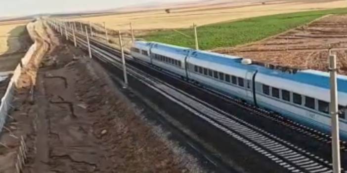 Ankara-Konya seferini yapan yüksek hızlı trenin tedbirli geçişi dikkat çekti