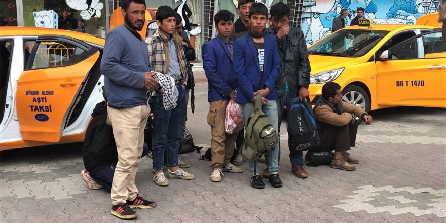 Konya'da 10 Afgan kaçak yakalandı